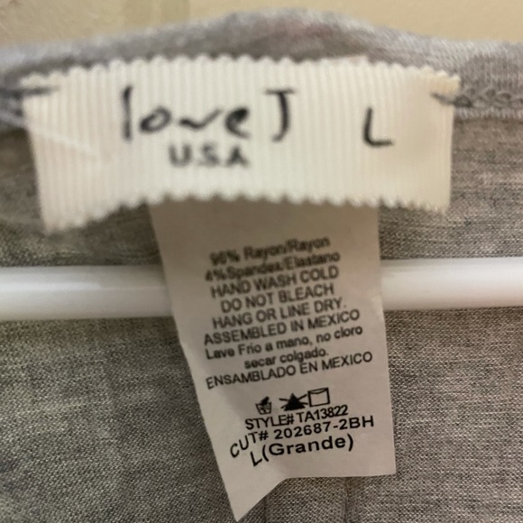 Aztec style design tank with v cut in the back - Picture 3 of 4